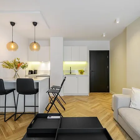 Apartment Beachfront 3-bedroom With Jaccuzi And Barbecue In The Back Varna